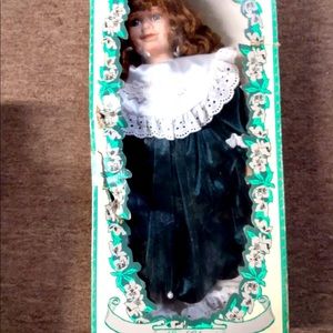 Vintage handcrafted porcelain Le Cheri Georgia.